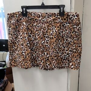 Lilly Pulitzer Leopard Skort in size XL. Black/Tan/White.